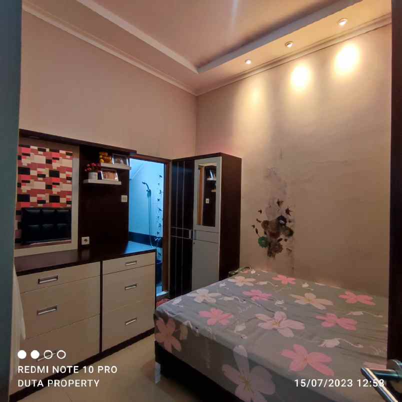 dijual rumah cantik semi furniture di awani residence