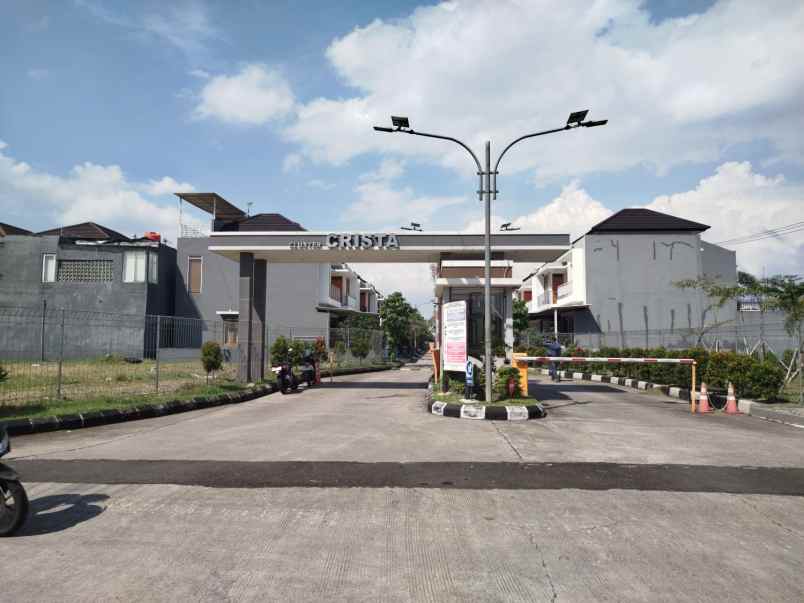 dijual rumah cherryfield cluster crista