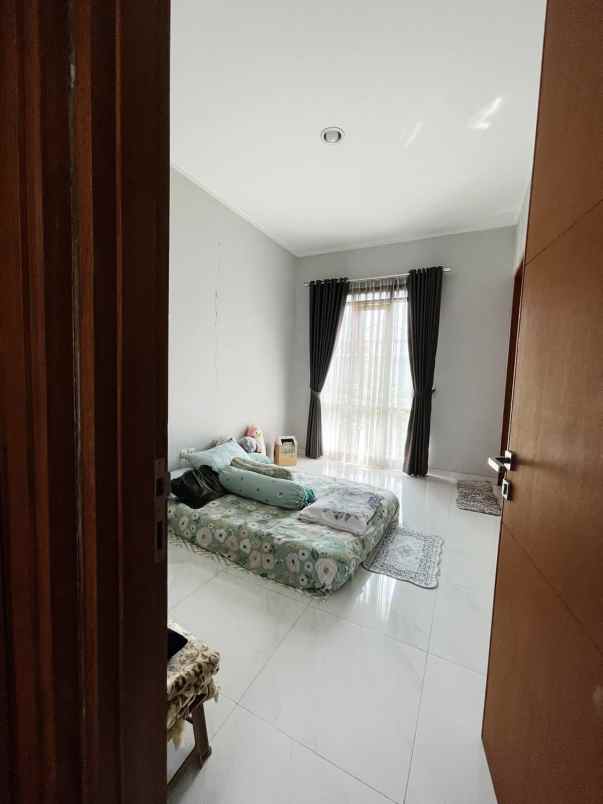 dijual rumah cherryfield cluster crista