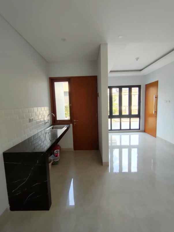 dijual rumah cibubur depok