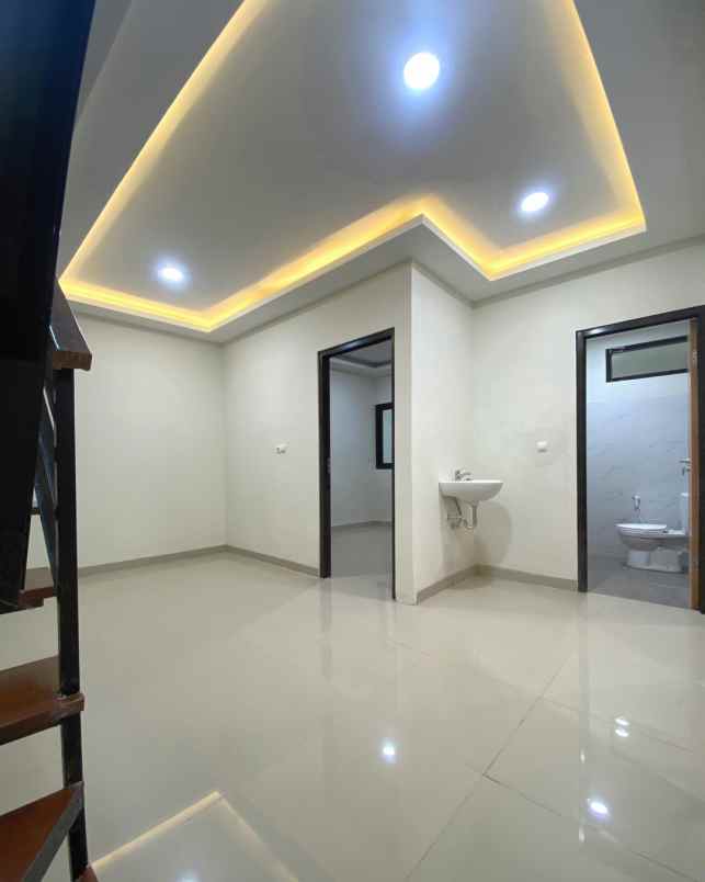 dijual rumah cihanjuang dekat cimahi