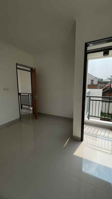 dijual rumah cilame dekat stasiun