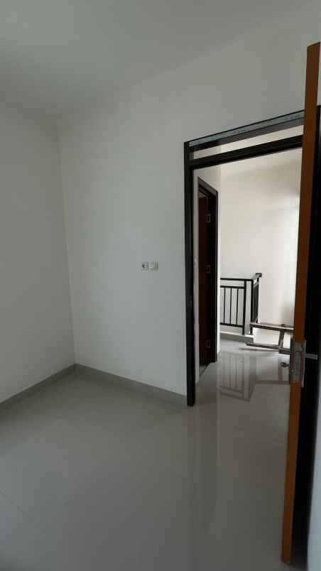 dijual rumah cilame dekat stasiun