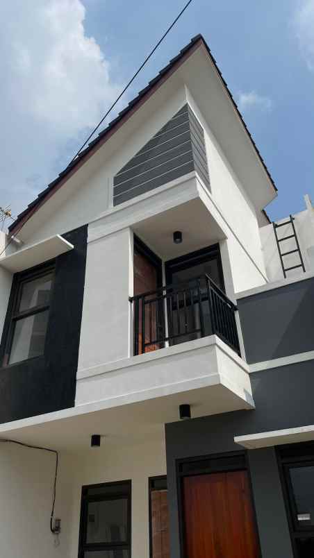 dijual rumah cilame dekat stasiun