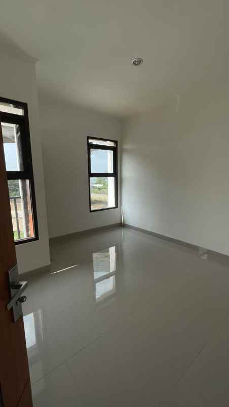 dijual rumah cilame dekat stasiun