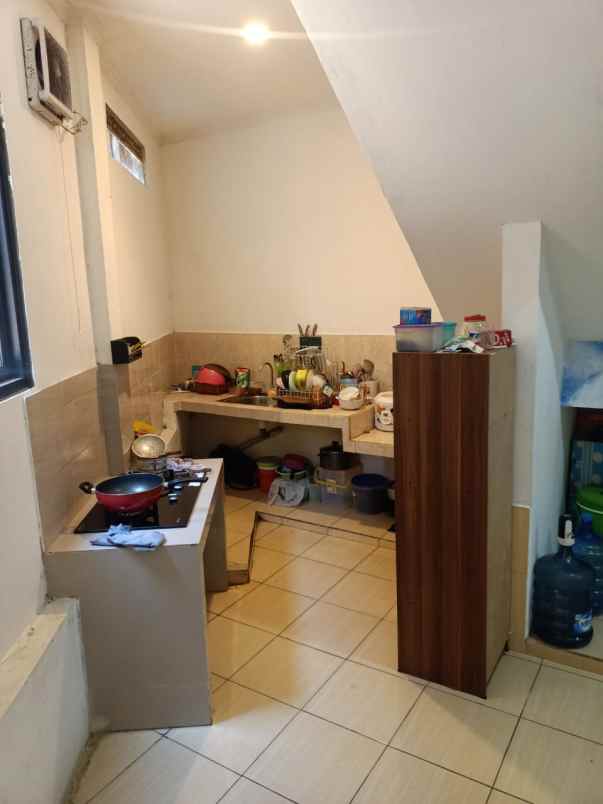 dijual rumah cipageran