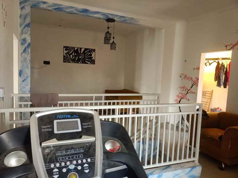 dijual rumah cipageran