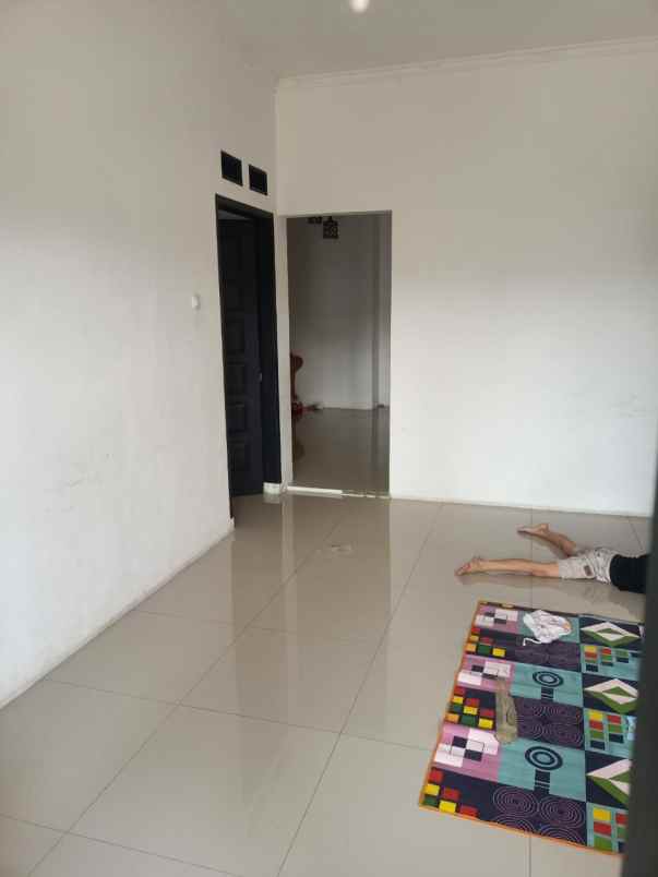 dijual rumah cipageran