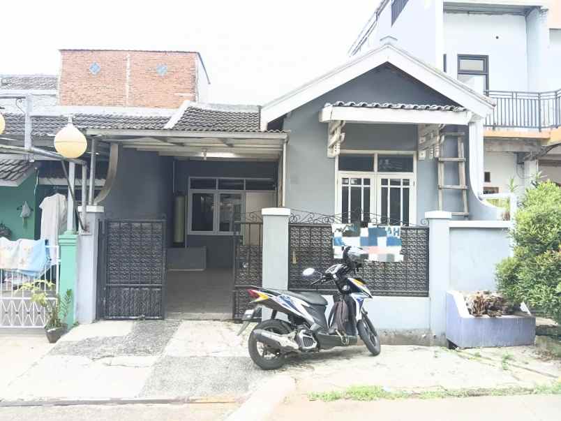 dijual rumah cipageran