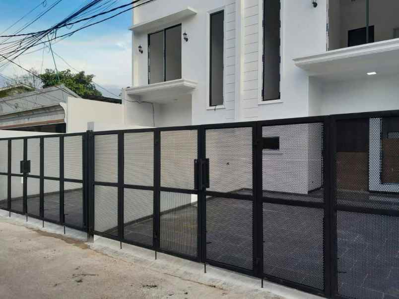 dijual rumah cipayung