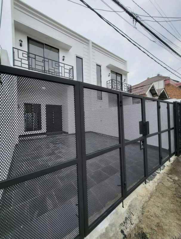 dijual rumah cipayung