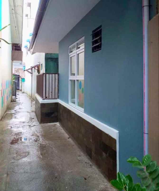 dijual rumah cipedes tengah