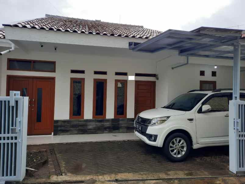 dijual rumah cisangkan padasuka dkt