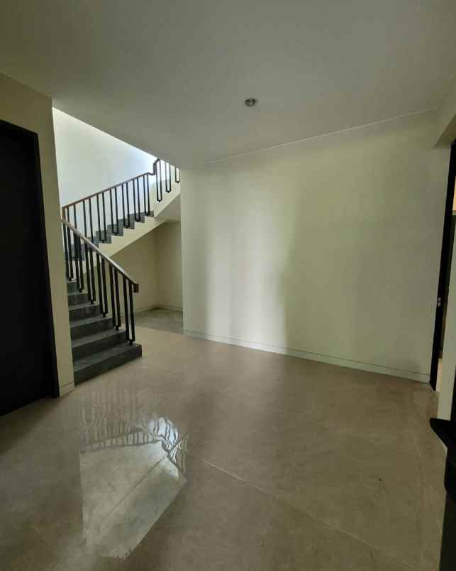 dijual rumah citragrand