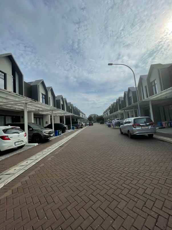 dijual rumah cluster denver pik2