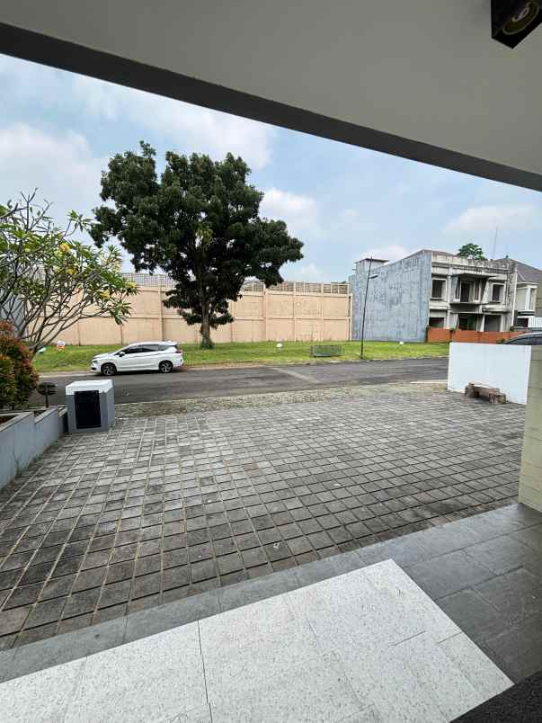 dijual rumah cluster emerald cove by