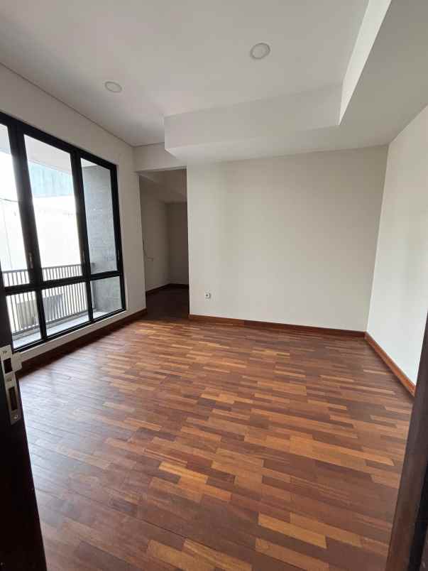 dijual rumah cluster emerald cove by