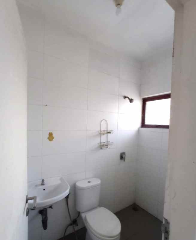 dijual rumah cluster lantana jgc