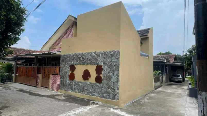 dijual rumah dekat rs pku gamping