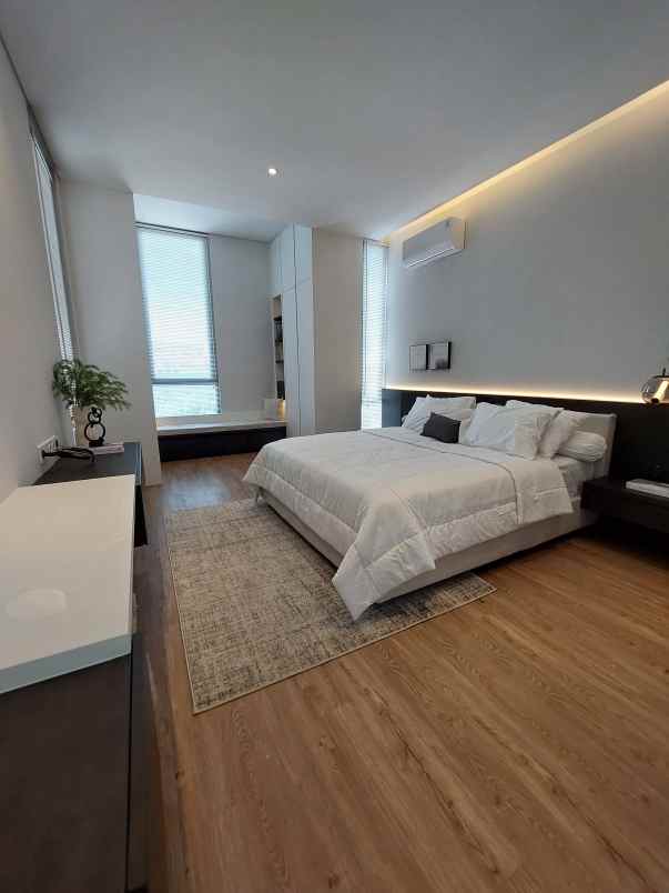dijual rumah dharmahusada