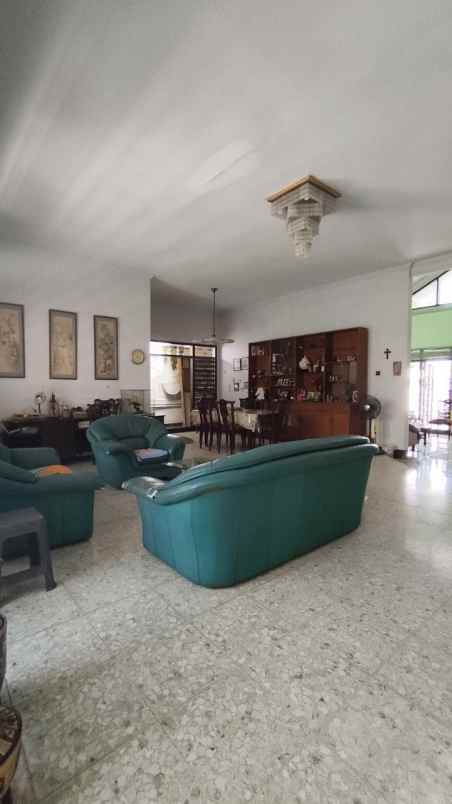 dijual rumah dharmahusada indah timur