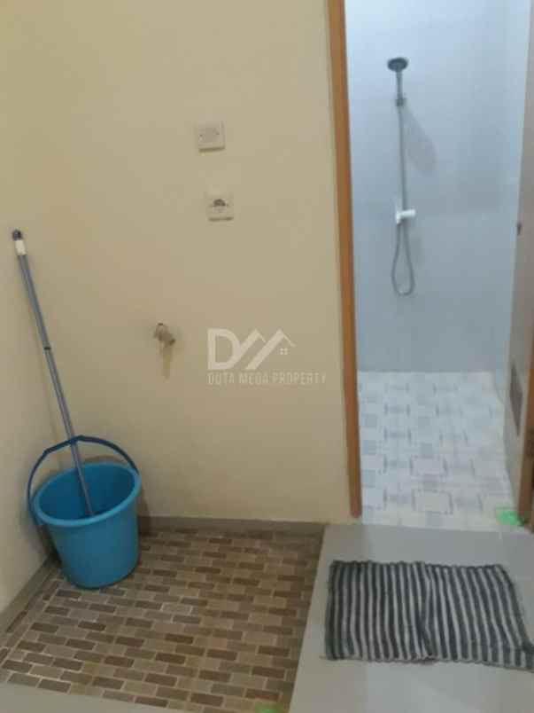 dijual rumah di cipondoh