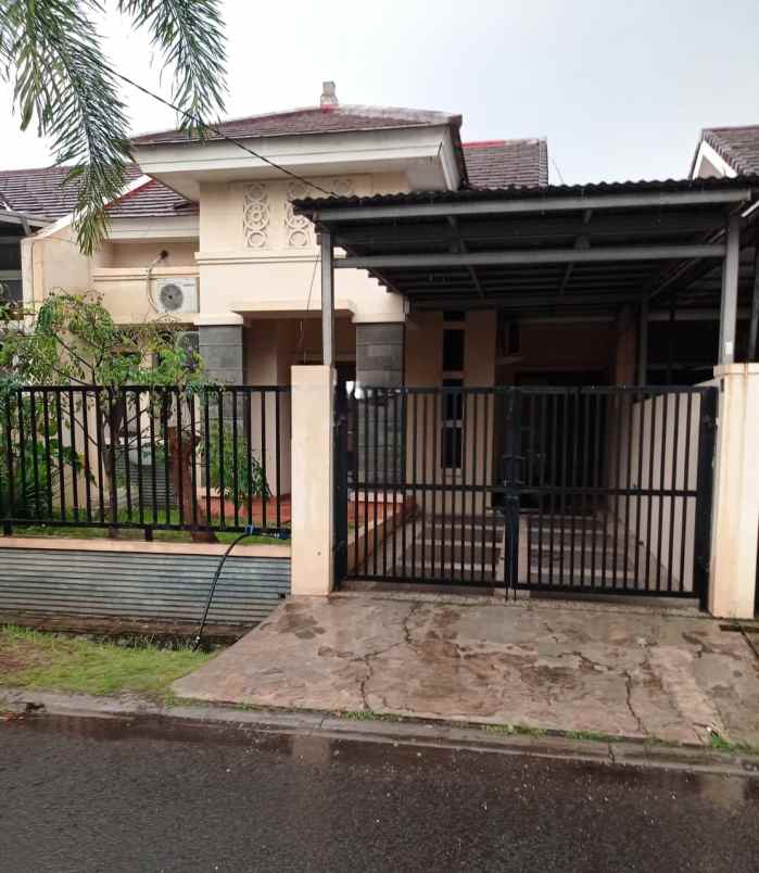 dijual rumah di cluster aralia harapan indah
