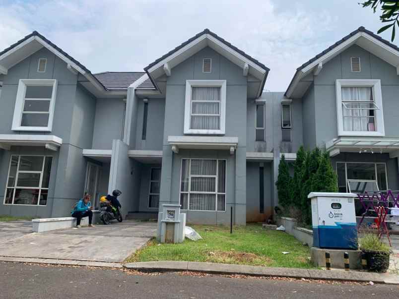 dijual rumah di cluster exclusive suvarna sutera