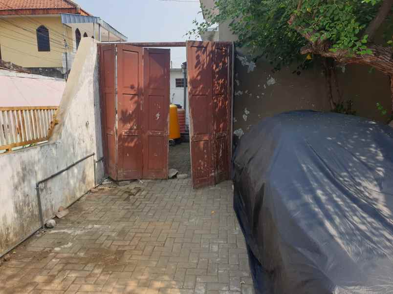 dijual rumah di jalan margoutomo pasuruan kota jatim