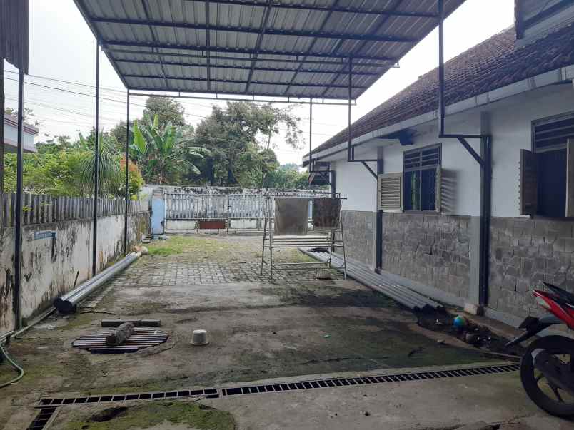 dijual rumah di kebonsari dekat armed