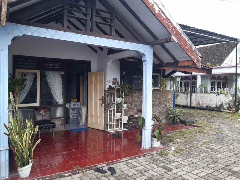 dijual rumah di kebonsari dekat armed