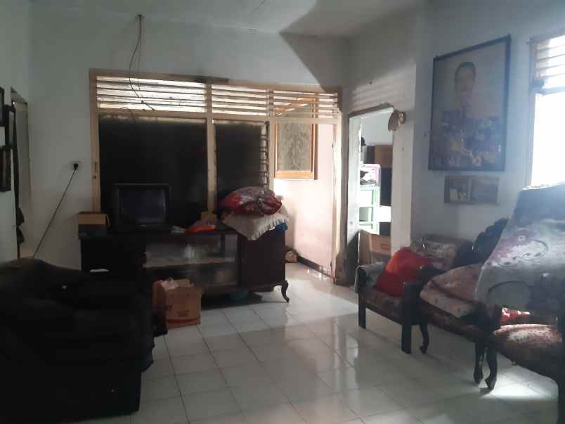 dijual rumah di pusat kota jember