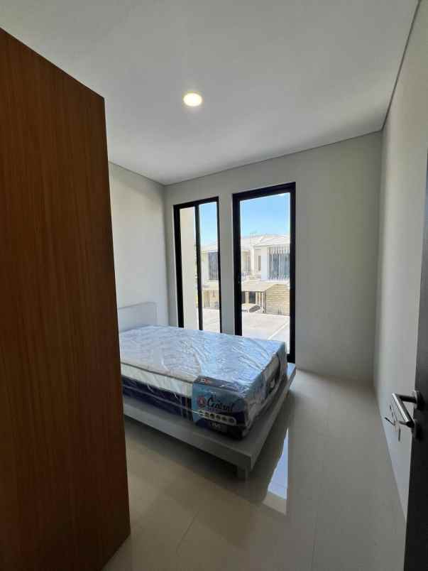 dijual rumah dian istana