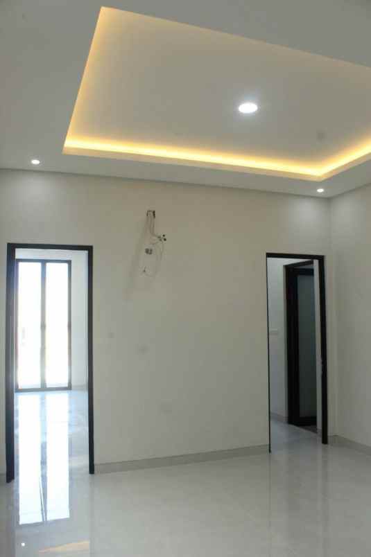 dijual rumah dian istana moca vrbana