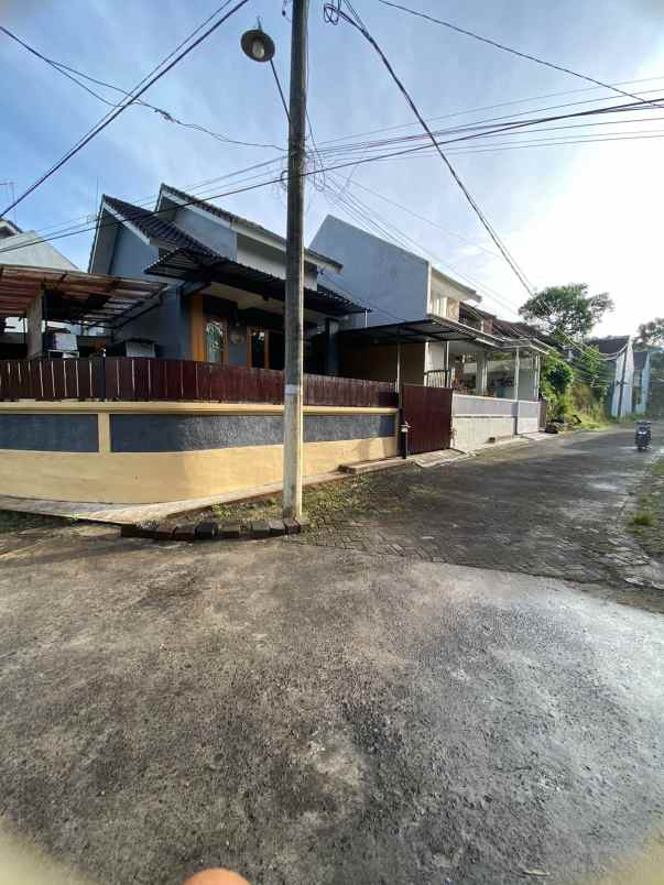 dijual rumah dieng