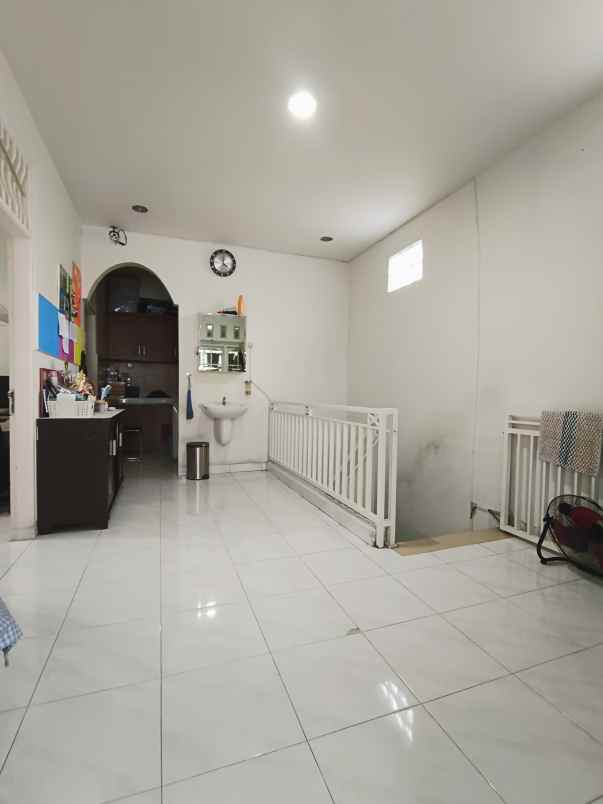 dijual rumah duren sawit