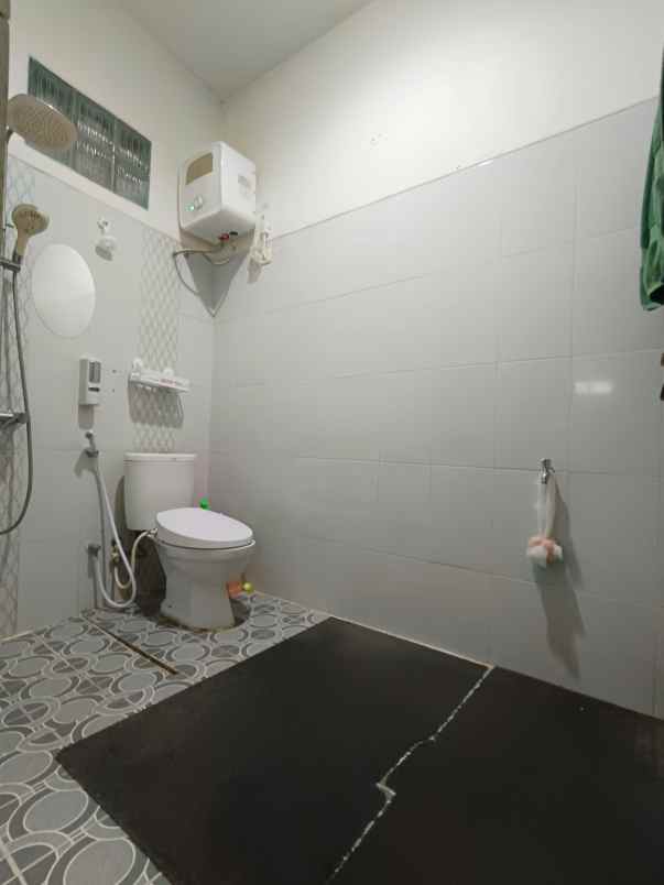 dijual rumah duren sawit