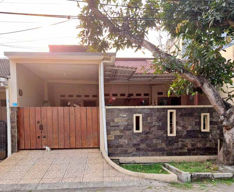 dijual rumah duren villa