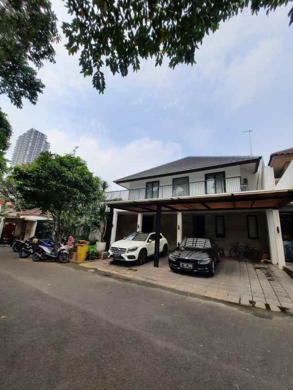 dijual rumah ex sekolah lokasi kemang jakarta selatan