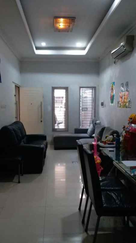 dijual rumah gading griya residence