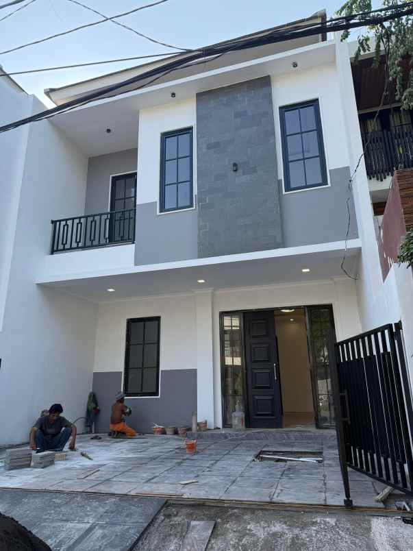 dijual rumah galaxy bumi permai