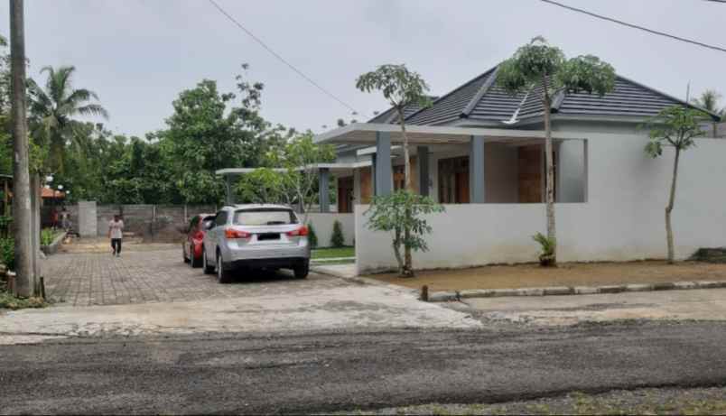 dijual rumah gotakan panjatan