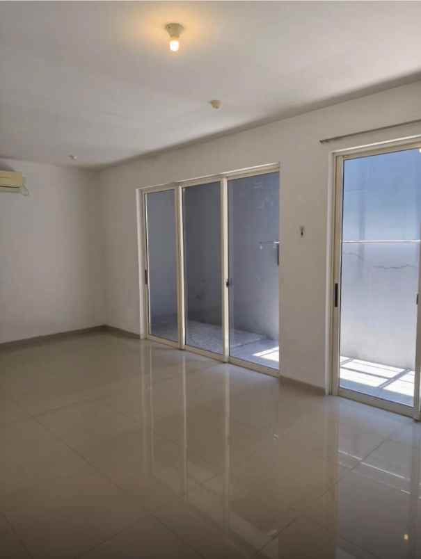 dijual rumah graha natura