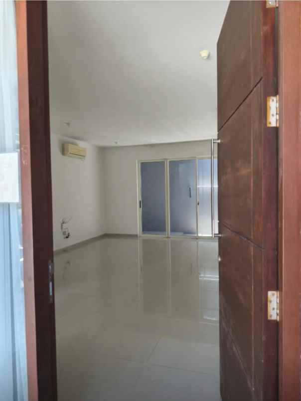 dijual rumah graha natura