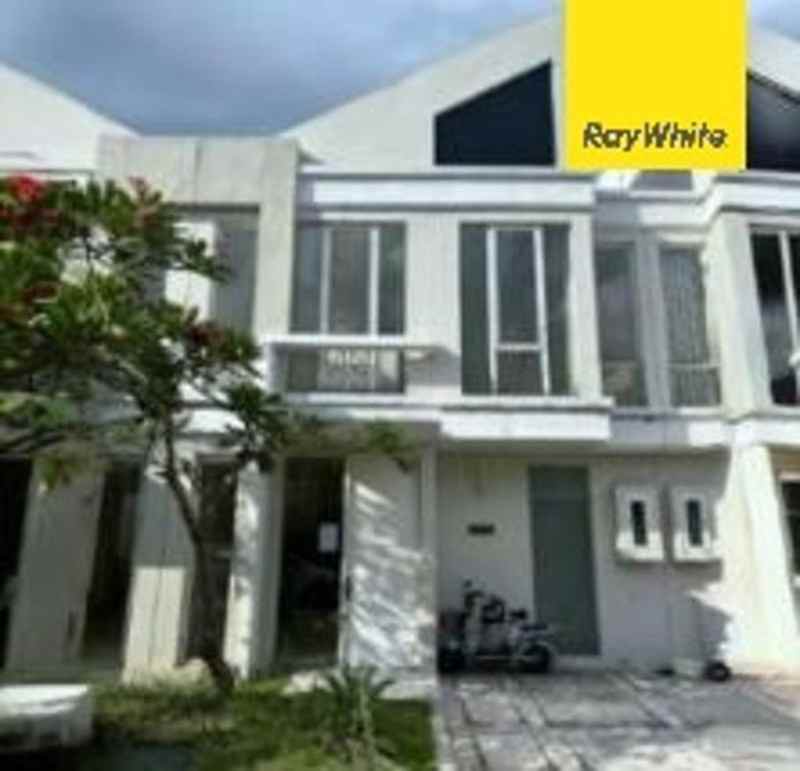 dijual rumah grand pakuwon