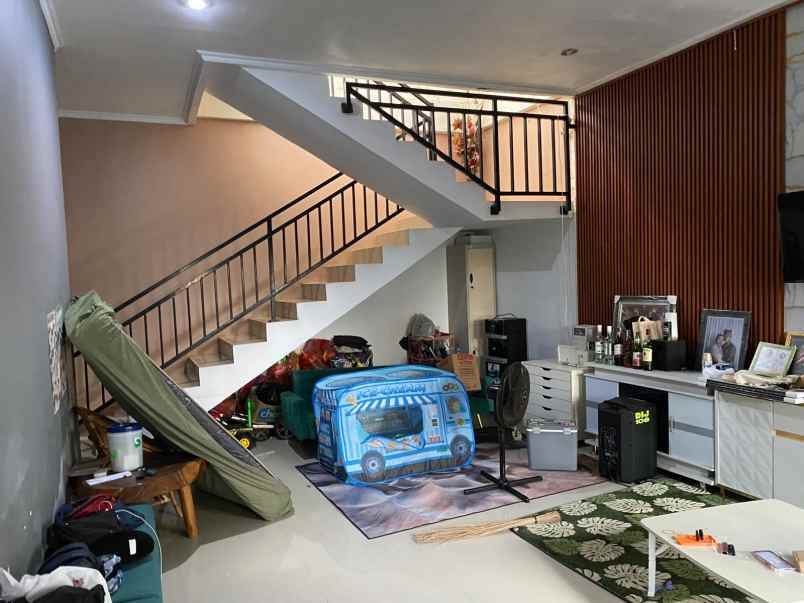 dijual rumah gunung gede mahendradata