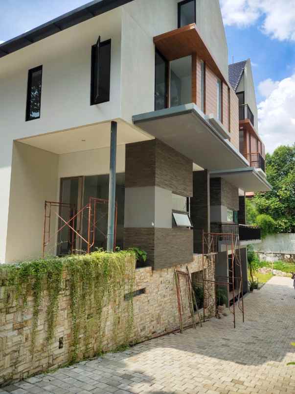 dijual rumah hang jebat