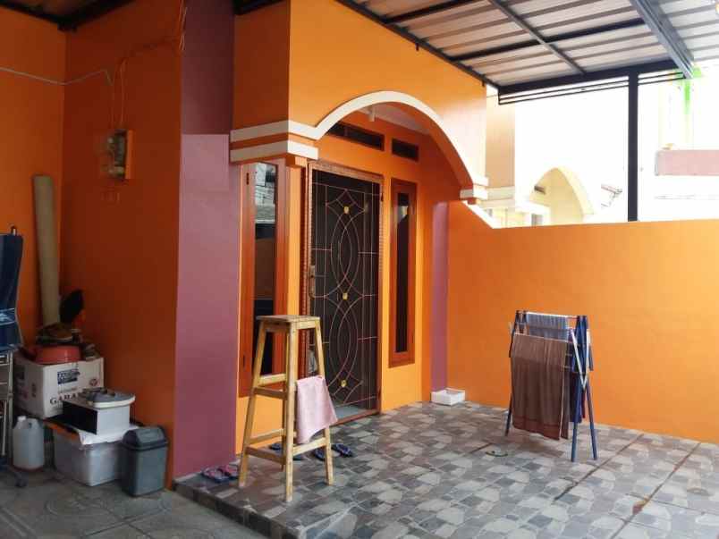 dijual rumah harapan indah