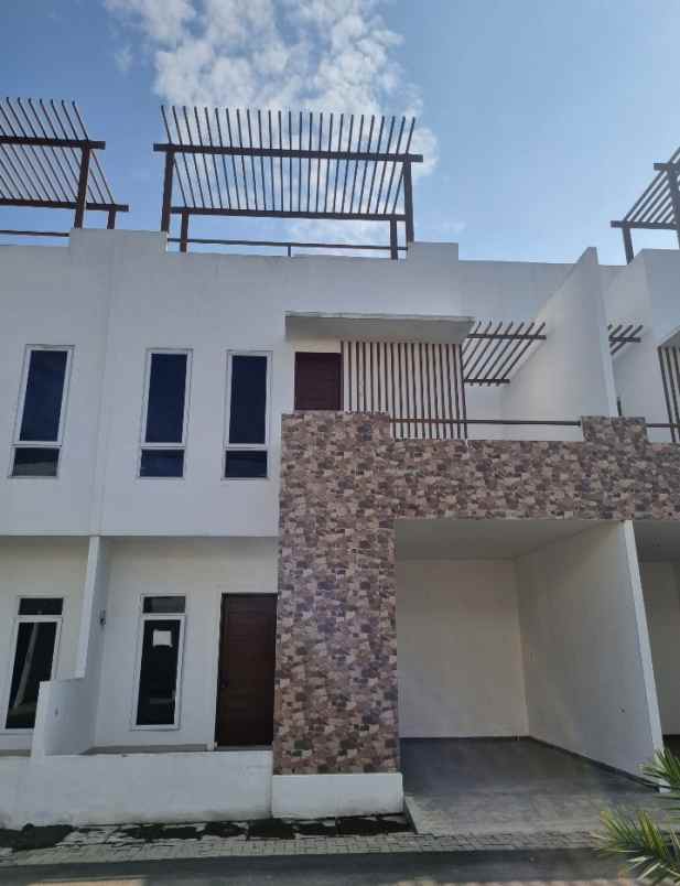 dijual rumah jalan besar sm raja medan