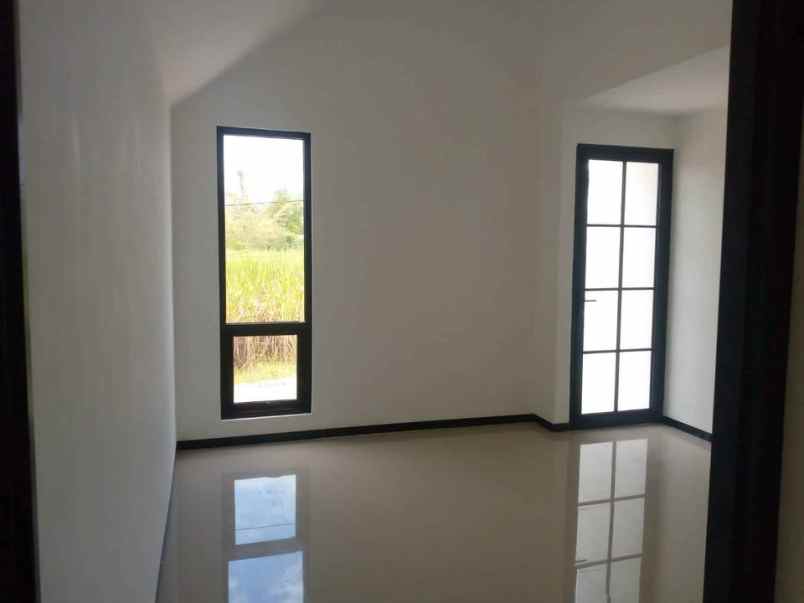 dijual rumah jalan gunung sari krajan